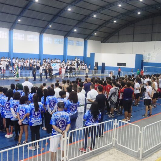 Animação marca abertura do 12º Jogos Escolares Municipais em Caraguatatuba