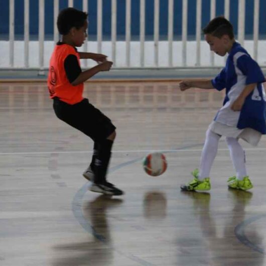 Finalistas da Copa da Criança de Futsal serão definidos neste sábado