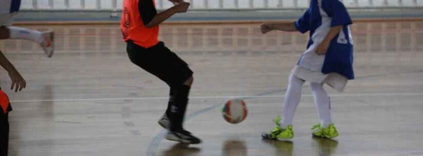 Finalistas da Copa da Criança de Futsal serão definidos neste sábado