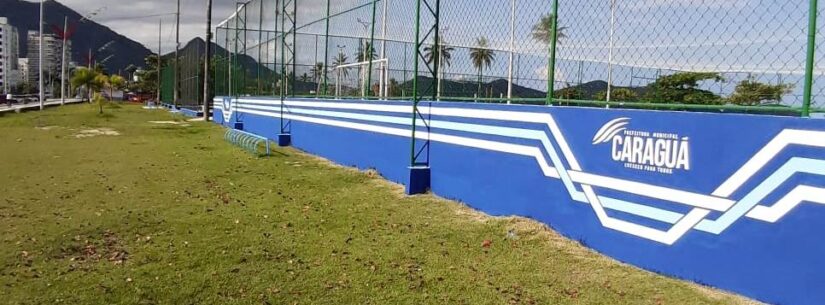 Praça esportiva do Centro de Caraguatatuba recebe serviços de pintura