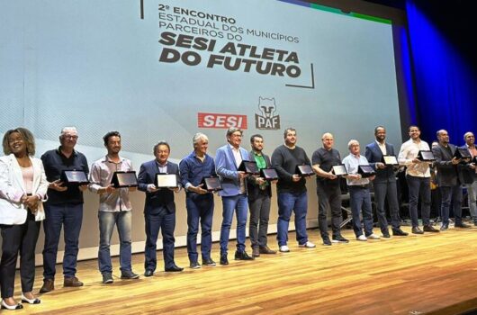 Caraguatatuba é homenageada no encontro estadual dos municípios parceiros do SESI Atleta do Futuro
