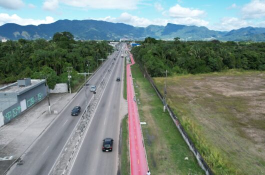 Prefeitura de Caraguatatuba executa sinalização horizontal da nova ciclovia Prefeitura de Caraguatatuba executa sinalização horizontal da nova ciclovia