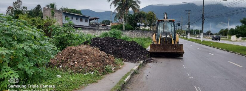 Fiscalização da Prefeitura de Caraguatatuba impede tentativa de invasão em área pública no bairro Travessão