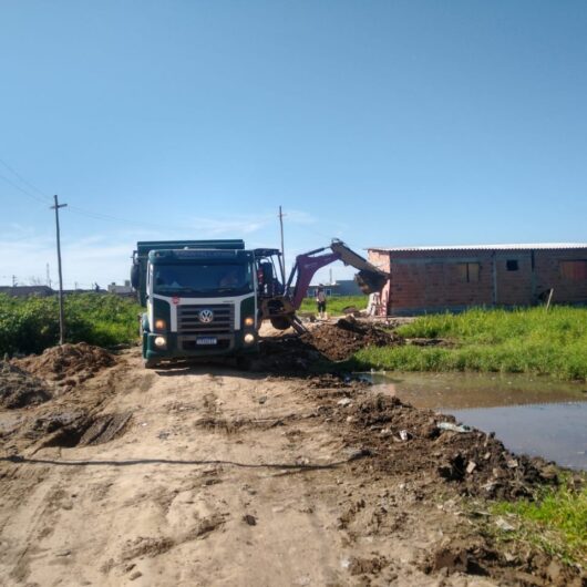 Prefeitura de Caraguatatuba impede invasão de área pública na Região Sul