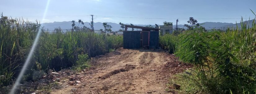 Prefeitura retoma posse de área pública invadida no bairro Golfinhos