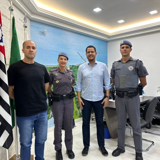 Prefeito de Caraguatatuba recebe nova comandante do 20º Batalhão da Polícia Militar do Interior