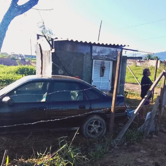 Prefeitura de Caraguatatuba realiza retirada de cercas em área pública estadual na região sul