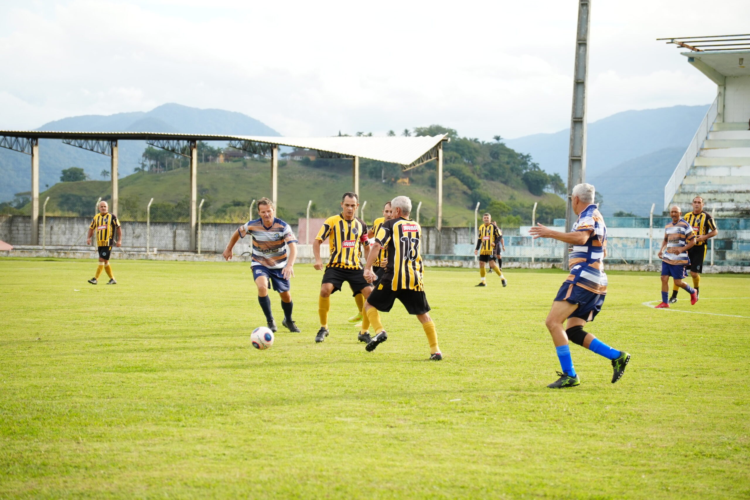 Torneio de Aniversário de Futebol de Campo: Equipes conquistam últimas  vagas das Oitavas de Final – Prefeitura de Caraguatatuba