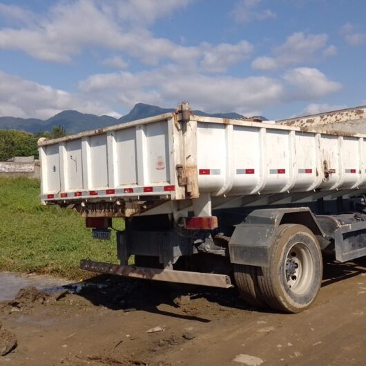 Prefeitura de Caraguatatuba impede invasão em área pública no Travessão