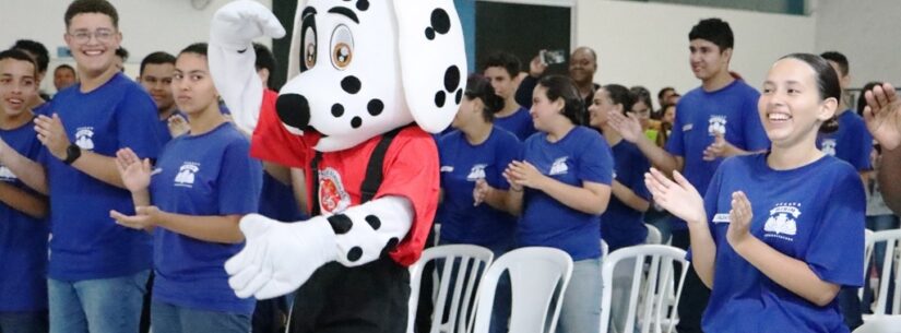 Alunos da 5ª turma da Guarda Mirim finalizam curso do Bombeiro na Escola