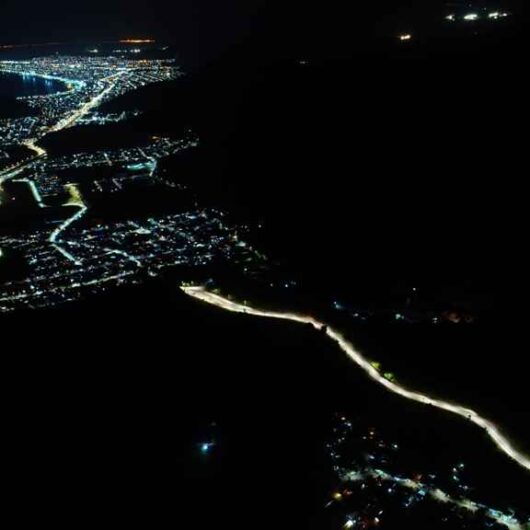 Concessionária Caraguá Luz realiza manutenção de luminárias na Serrinha Olaria/Jetuba após furto de cabos elétricos