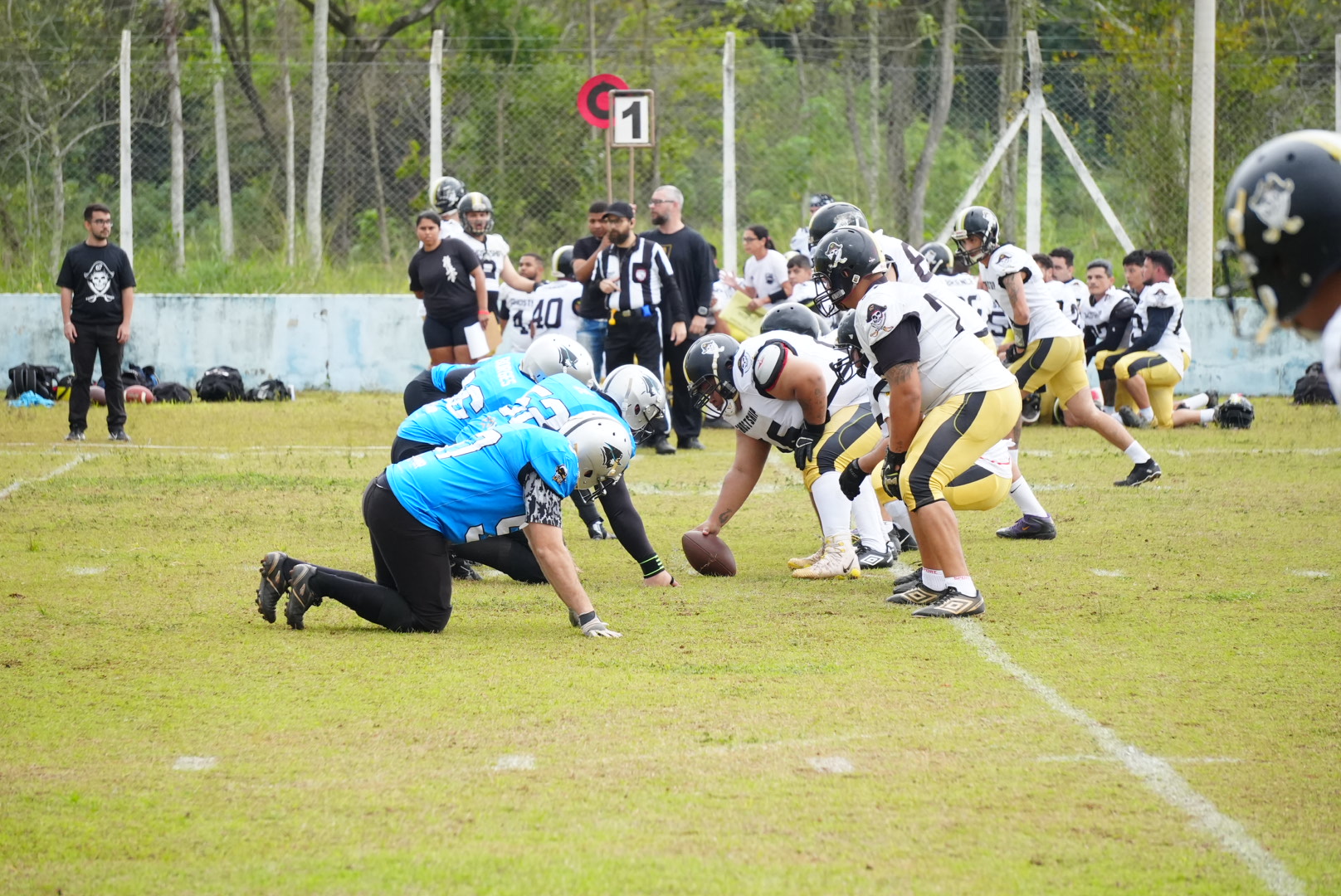 Time de futebol americano de Caraguatatuba vence partida em São