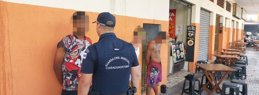 GCM de Caraguatatuba apreende quatro suspeitos de furto no Centro