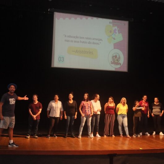 Prefeitura leva alunos da rede municipal e adolescentes atendidos pelo  Social para o Anime Friends 2023 – Prefeitura de Caraguatatuba