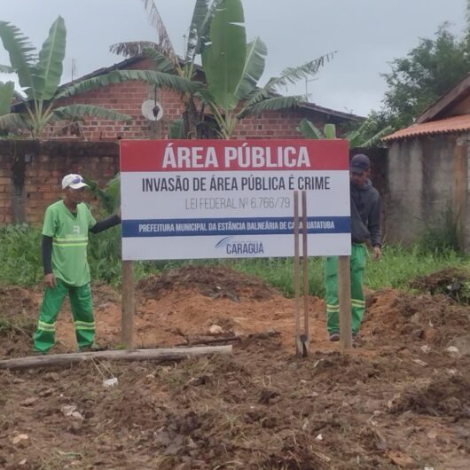 Prefeitura de Caraguatatuba impede invasão de área pública no Massaguaçu