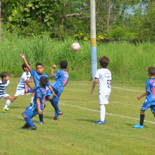 17ª Copa da Criança de Futebol de Campo entra nas quartas de final