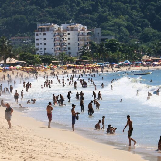 Final de semana de calor intenso deve movimentar Caraguatatuba e a rede hoteleira