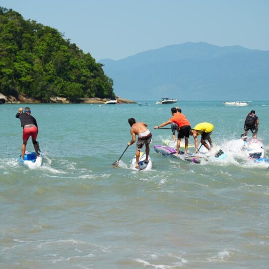 Aloha Spirit Caraguatatuba é sucesso na Praia da Cocanha e conta com presença de atleta internacional