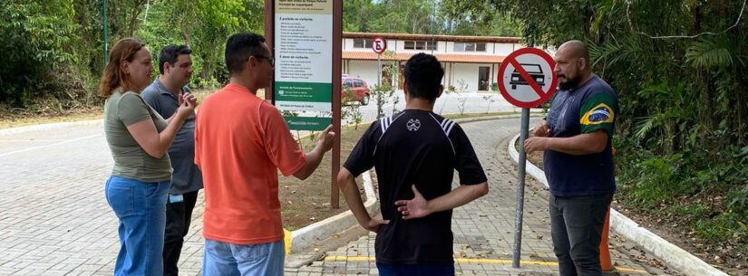 Aula de Libras promove inclusão no Parque Natural do Juqueriquerê