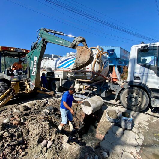 Prefeitura faz reparos em tubulação em avenida do Porto Novo para conter erosão