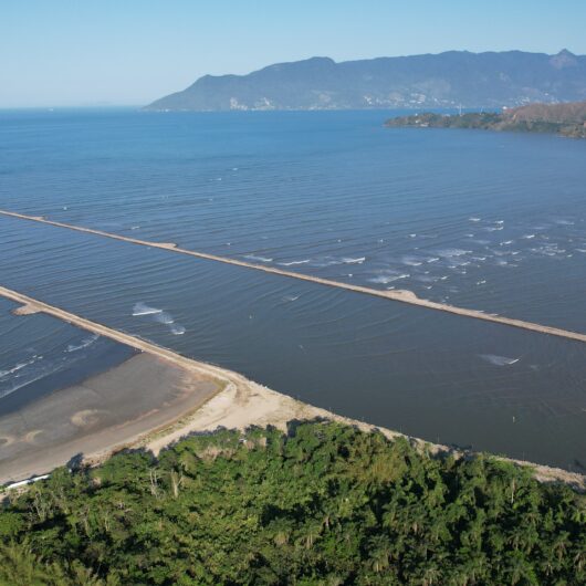 Enrocamento Juqueriquerê: molhes Norte e Sul ultrapassam 1 km de intervenção