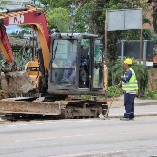 Prefeito de Caraguatatuba acompanha início das obras de recuperação da Rodovia SP-55