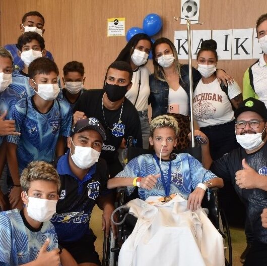 Adolescente se recupera na UTI do Hospital Regional e recebe apoio de amigos do futebol