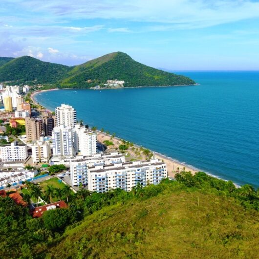 Caraguatatuba espera receber 250 mil turistas para feriado prolongado de Nossa Senhora Aparecida