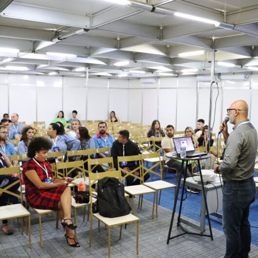 Palestras do 5º Empreenda Caraguatatuba abordam soft skills e dicas de atendimento