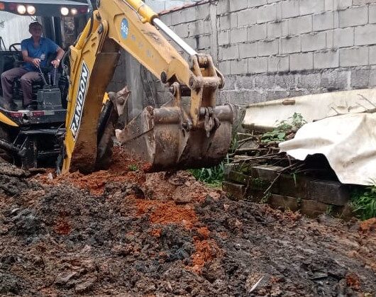 Prefeitura instala sistema de drenagem em travessa do Morro do Algodão para evitar alagamentos
