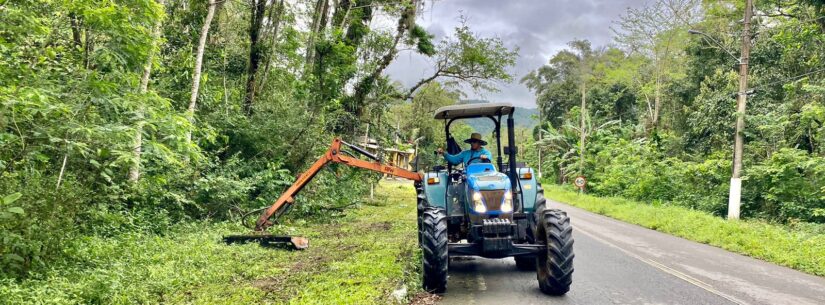 Prefeitura promove limpeza de vala no Pegorelli e diversos serviços em toda Região Sul