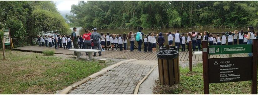Alunos de colégio visitam Parque Juqueriquerê