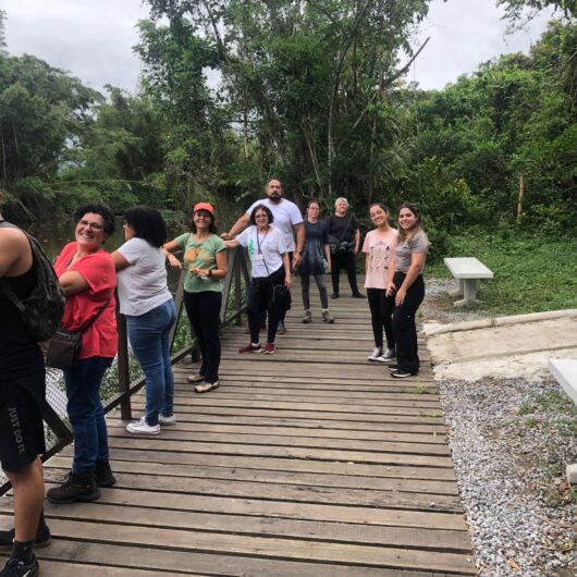 Alunos do Instituto Federal tem aula de manejo de trilha no Parque Juqueriquerê