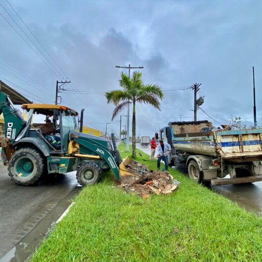 Serviços de drenagem e Operação Bota-fora são levados aos bairros da região Sul de Caraguatatuba
