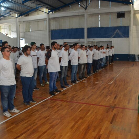 Junta Militar faz entrega de certificados de reservista dos alistados de 2023 de Caraguatatuba