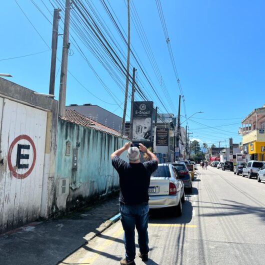 Prefeitura de Caraguatatuba intensifica fiscalização de cabos e fios caídos de postes