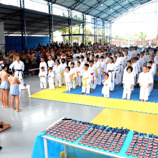 Festival promovido pela Prefeitura de Caraguatatuba reúne mais de 300 atletas de karatê da região
