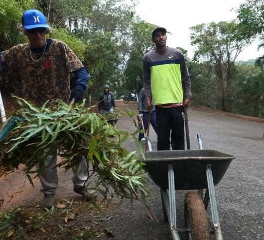Prefeitura de Caraguatatuba convoca mais 25 bolsistas do PEAD para limpeza urbana