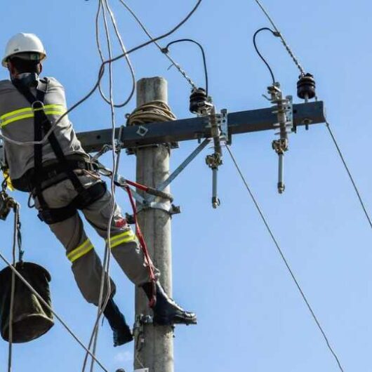 Caraguatatuba abre inscrições para curso de eletricista de rede de distribuição