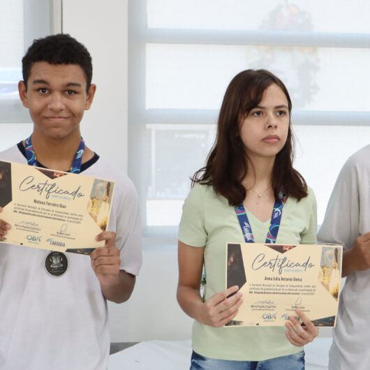 Prefeitura realiza premiação de medalhistas das Olimpíadas de Matemática, Astronomia e Mostra de Foguetes