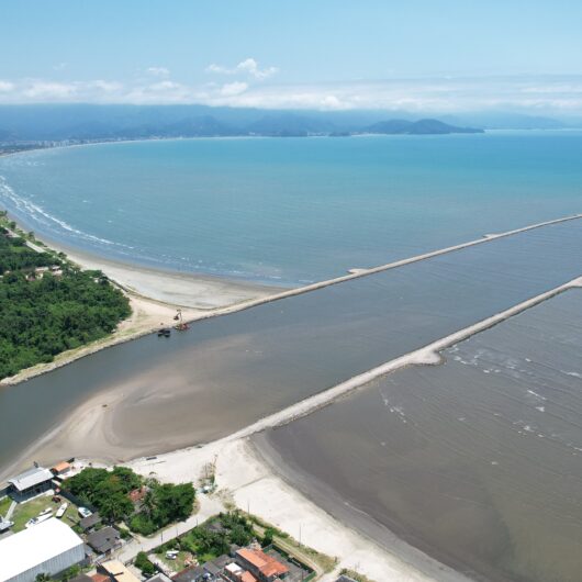 Obra de dragagem do Rio Juqueriquerê é executada na Região Sul