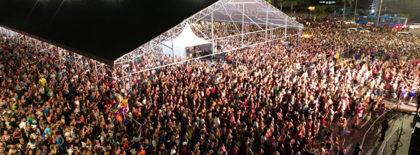 Alexandre Pires faz show de 3 horas e leva 30 mil pessoas à Praça da Cultura