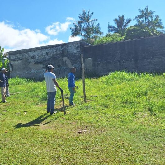 Prefeitura de Caraguatatuba impede invasão de área pública no Poiares