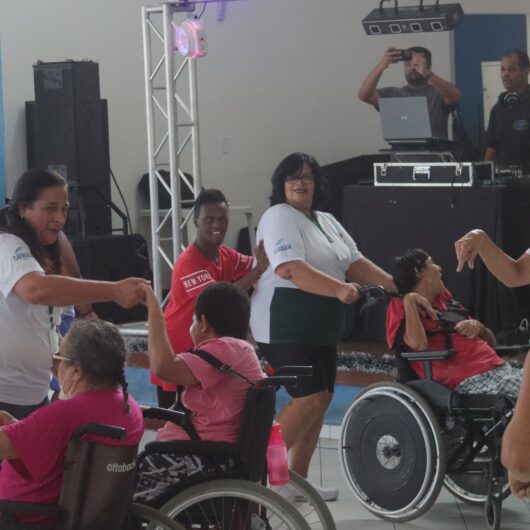 Balada Inclusiva reúne mais de 150 alunos das APAEs de Caraguatatuba e Ilhabela, além de usuários do Ciapi