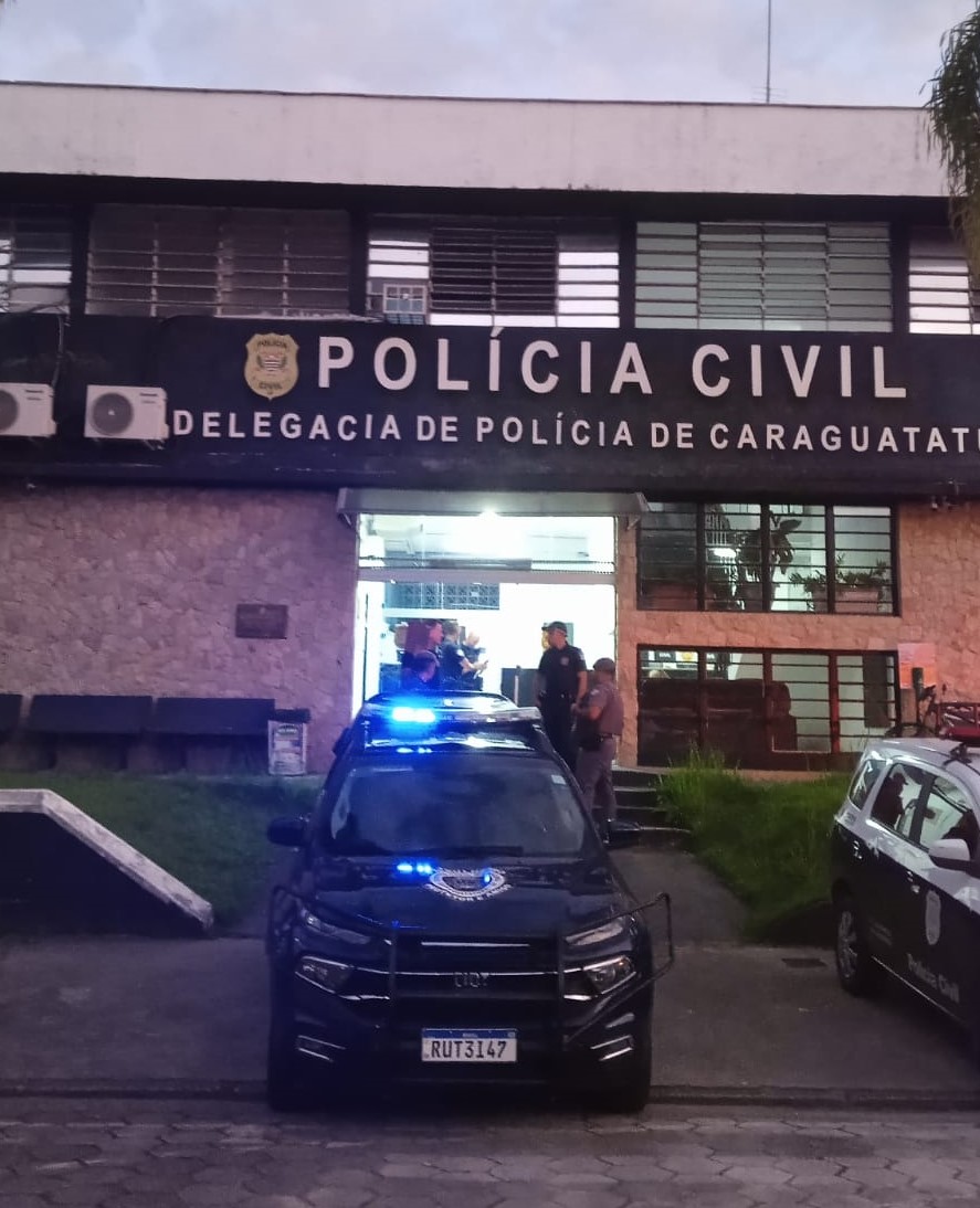 #PraTodosVerem: Viatura da Guarda Civil Municipal da Prefeitura de Caraguatatuba na porta da Delegacia de Polícia
