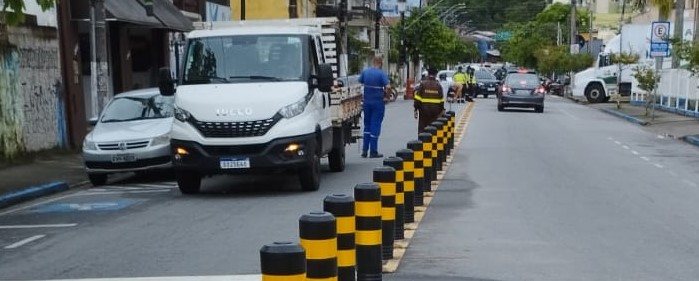 Prefeitura de Caraguatatuba intensifica revitalização de sinalização de trânsito em vários pontos