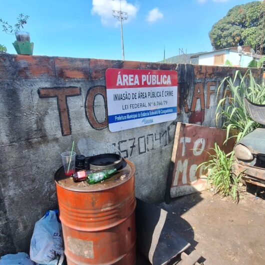 Prefeitura de Caraguatatuba combate invasão de área pública no Balneário Califórnia