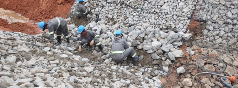 Obras na Rua Alta Tensão vão melhorar drenagem no Perequê-Mirim