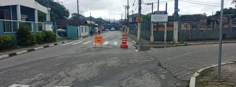 Prefeitura altera itinerário de ônibus e trânsito no Morro do Algodão por conta de alagamentos e interdita subida do Morro Santo Antônio