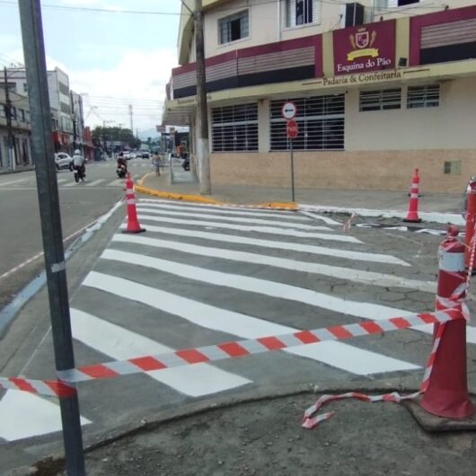 Prefeitura revitaliza sinalização de trânsito nas avenidas do centro